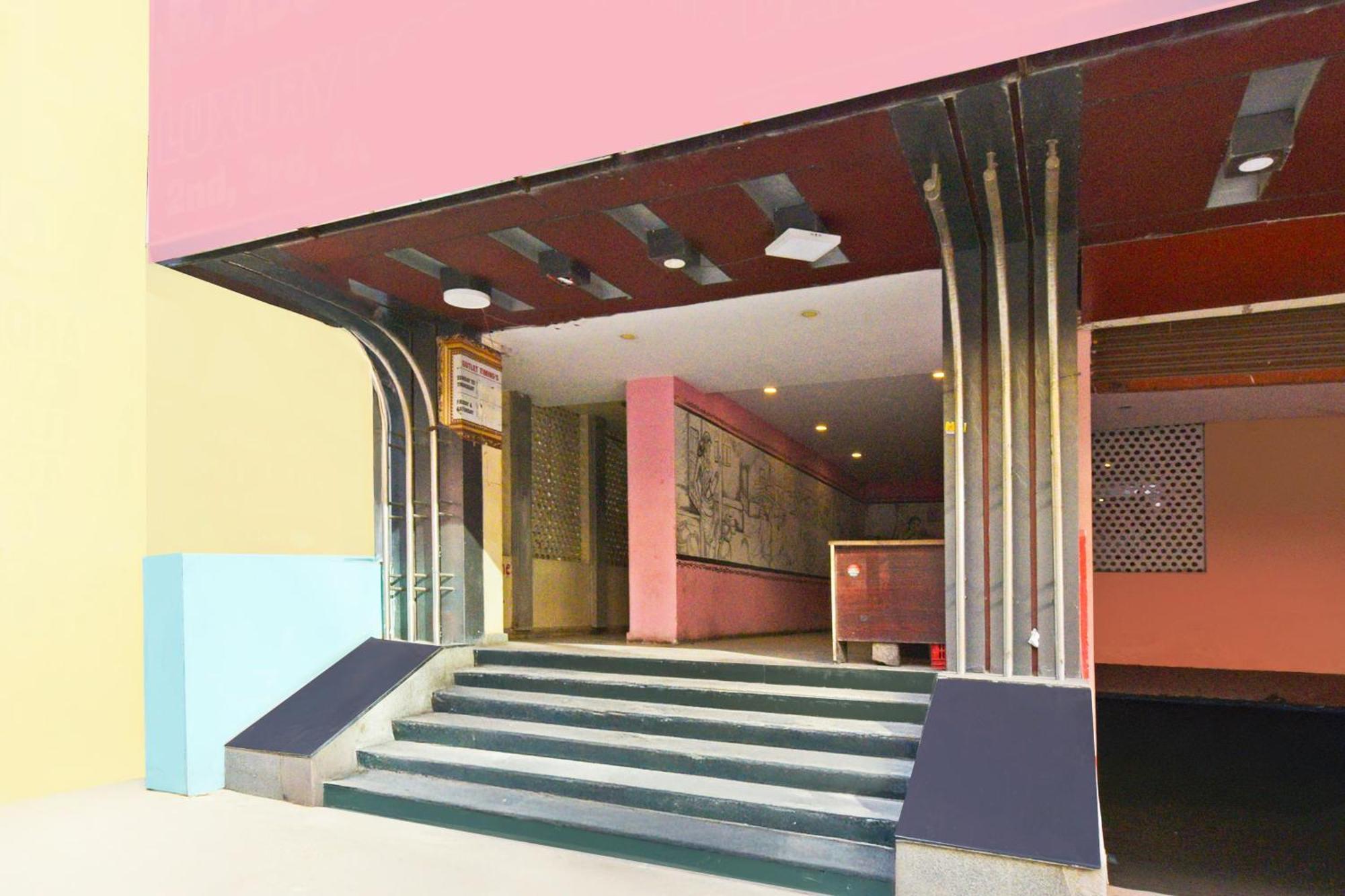 Super Townhouse Ameerpet Balkampet Road Haiderabad Buitenkant foto