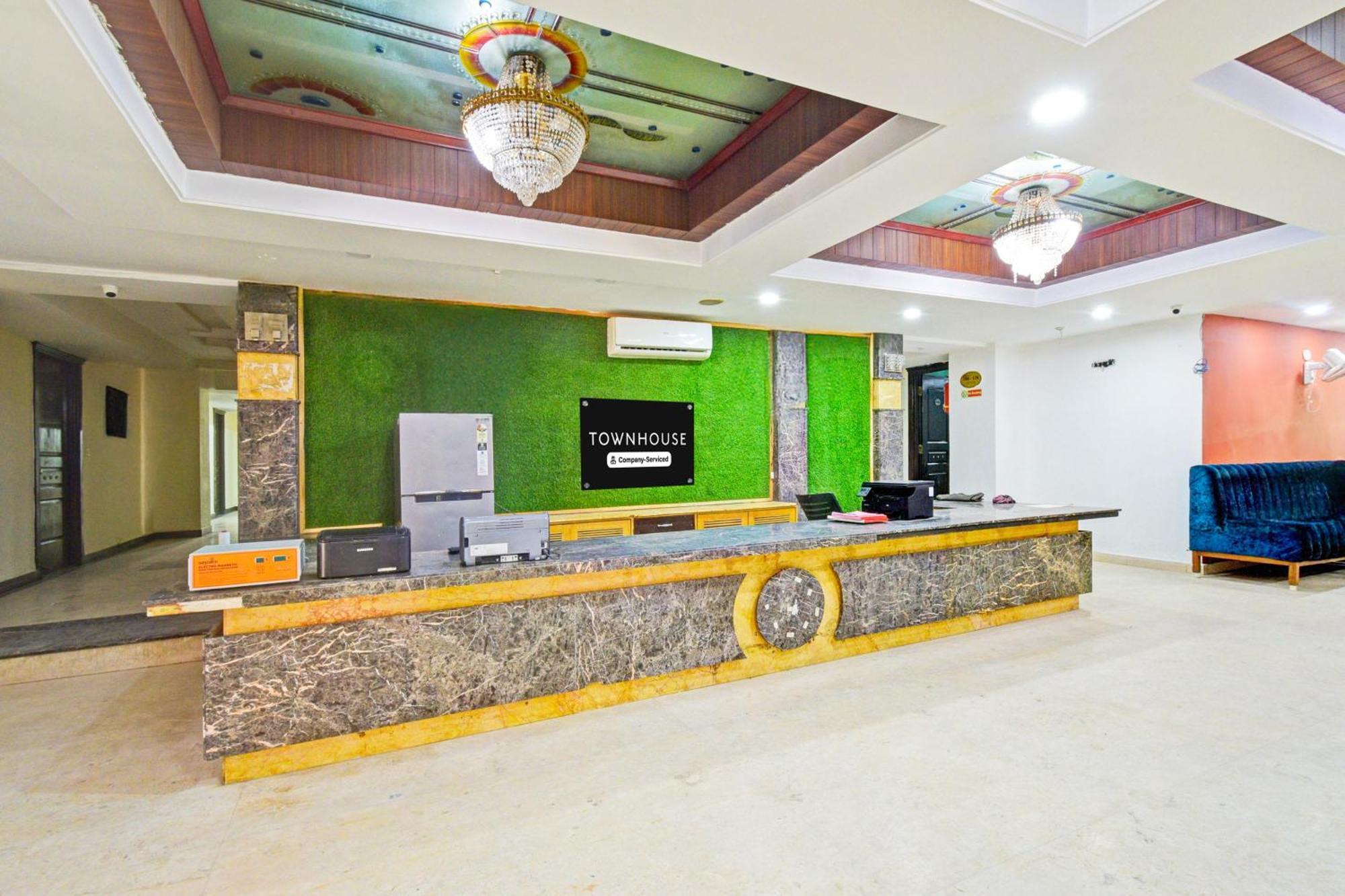 Super Townhouse Ameerpet Balkampet Road Haiderabad Buitenkant foto
