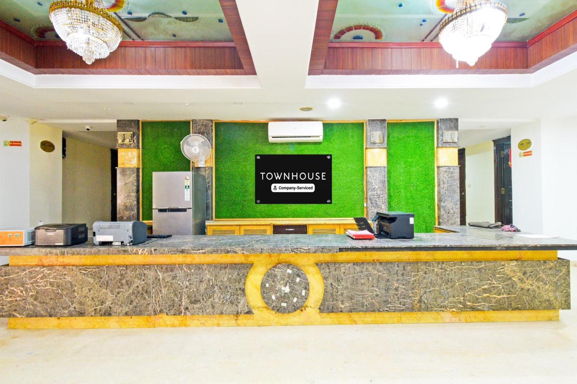 Super Townhouse Ameerpet Balkampet Road Haiderabad Buitenkant foto