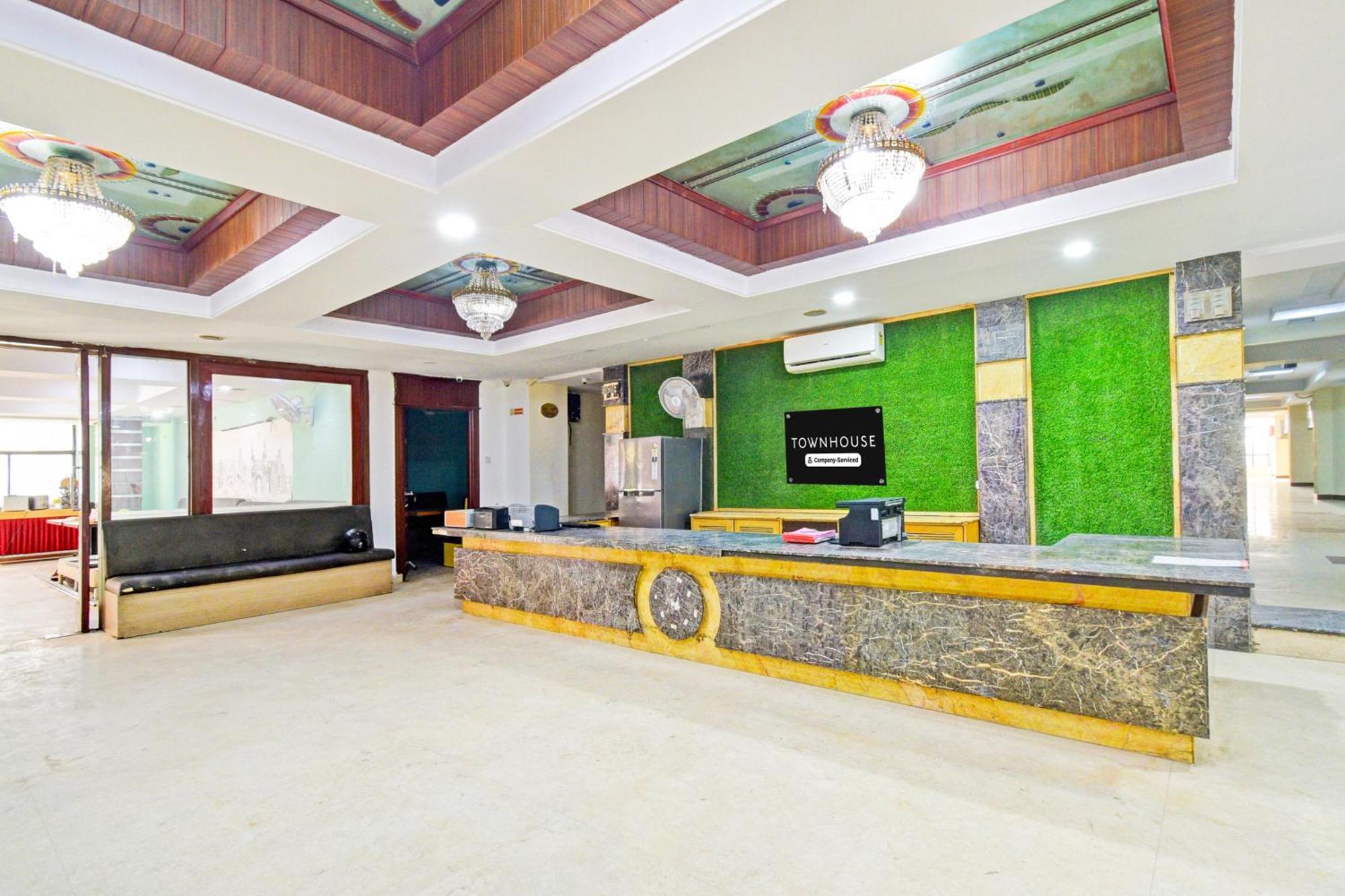 Super Townhouse Ameerpet Balkampet Road Haiderabad Buitenkant foto