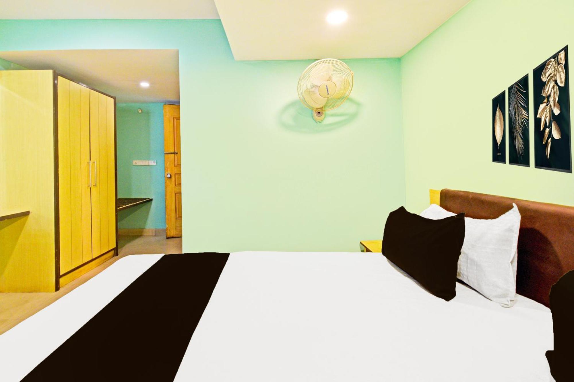 Super Townhouse Ameerpet Balkampet Road Haiderabad Buitenkant foto