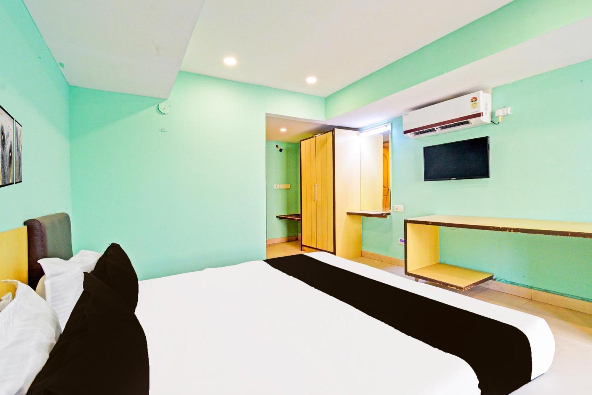 Super Townhouse Ameerpet Balkampet Road Haiderabad Buitenkant foto