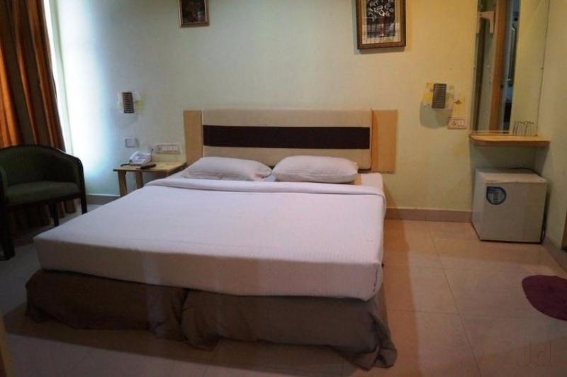Super Townhouse Ameerpet Balkampet Road Haiderabad Buitenkant foto