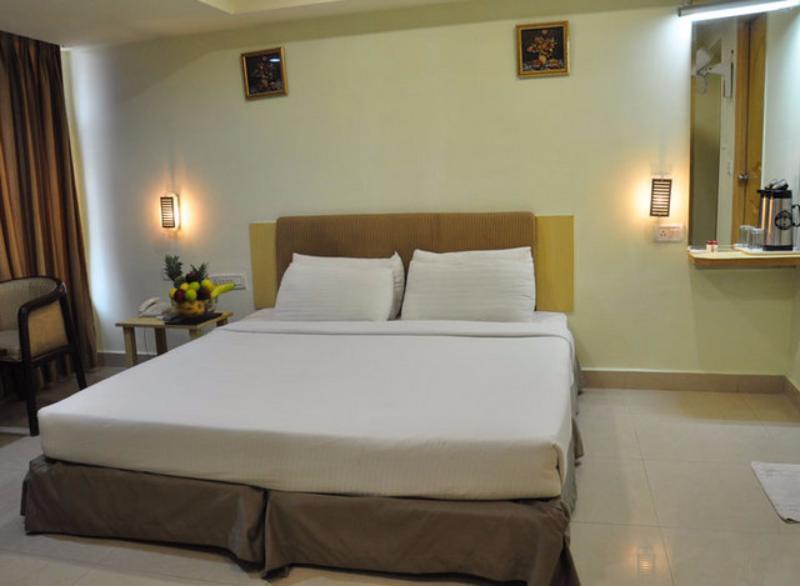 Super Townhouse Ameerpet Balkampet Road Haiderabad Buitenkant foto